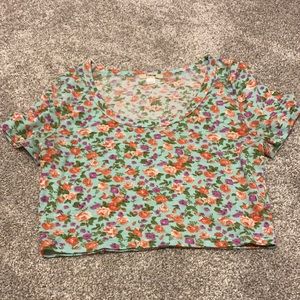 🖐 5 for $15 Floral Crop Top (size M runs small)